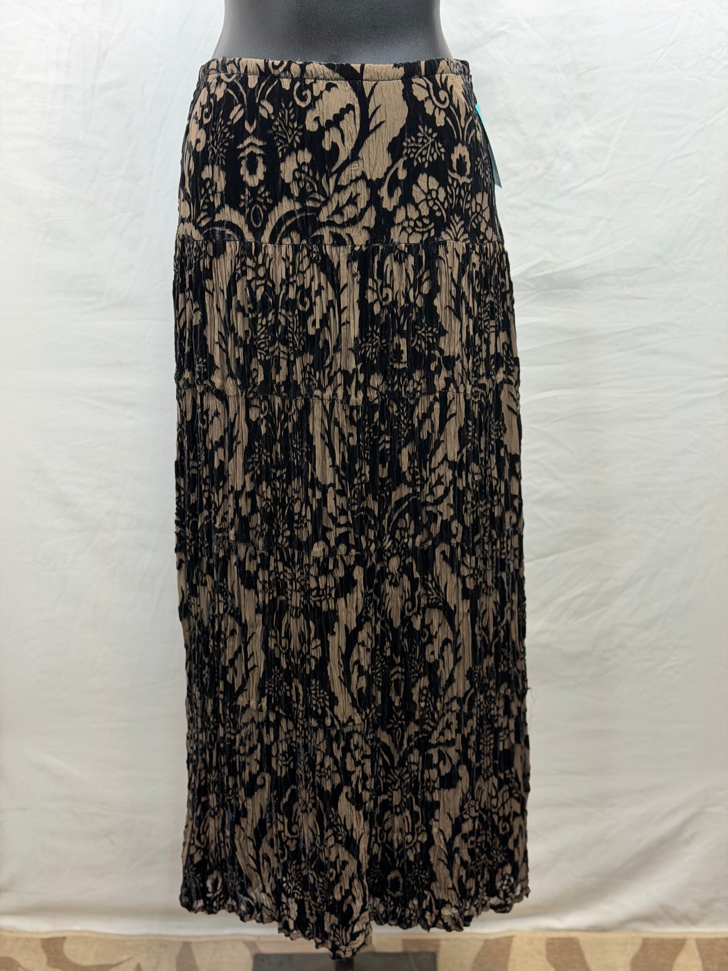 CF107-138 BLK/TAN CUT VELVET SKIRT XS