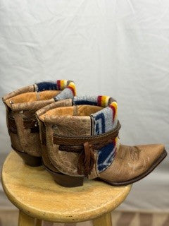 CF76-19 POINTED CANTY BOOT 8.5