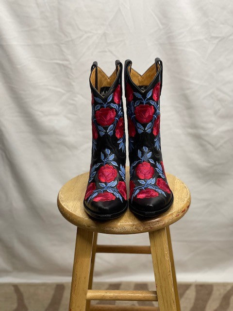 CF46-157 MANUEL RED ROSE BOOT 8.5