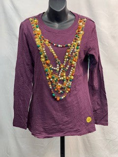 CF52-147 MANY NECKLACES TOP M