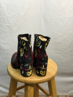 CF42-162 GRANNY TAKES A TRIP BOOT 8