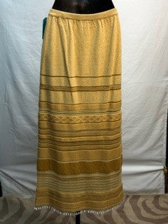 CF52-208 SKIRT WITH SHELL HEM XS