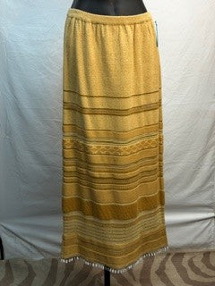 CF52-208 SKIRT WITH SHELL HEM XS